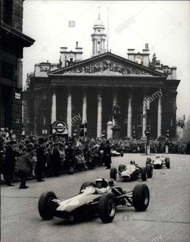 Lors Mayor's Show 64 : Clark Hill Brabham et McLaren Lors Mayor's Show 64 : Clark Hill Brabham et McLaren